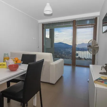 Piantini Sleeps 3 Pool Appartement *